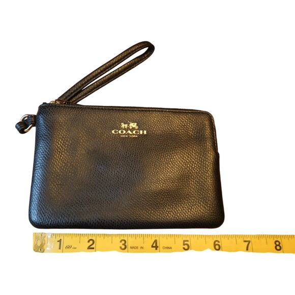 Coach Black Pebbled Leather Corner-Zip Wristlet Gold Hardware 2 Card Slots - Picture 7 of 9